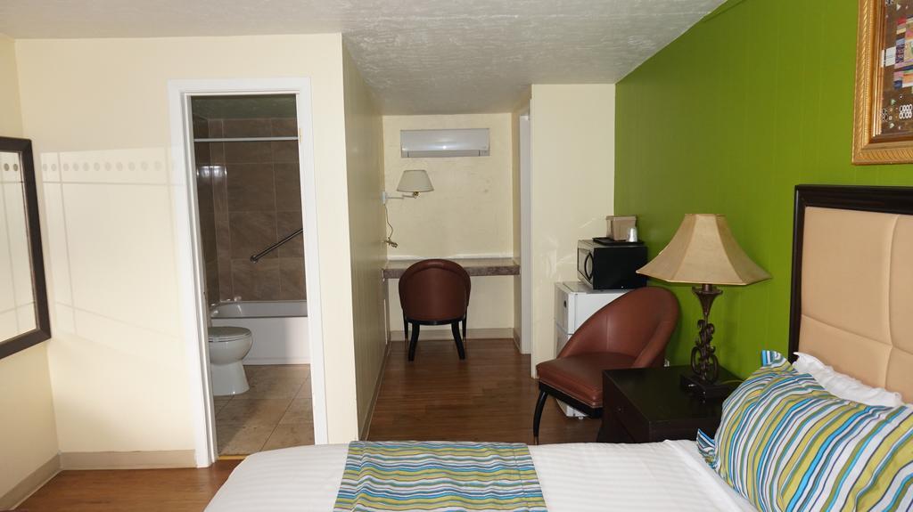 Eagle Crater Hotel